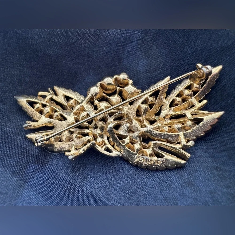Lisner Rhinestones goldtone leaf design Pin Brooch